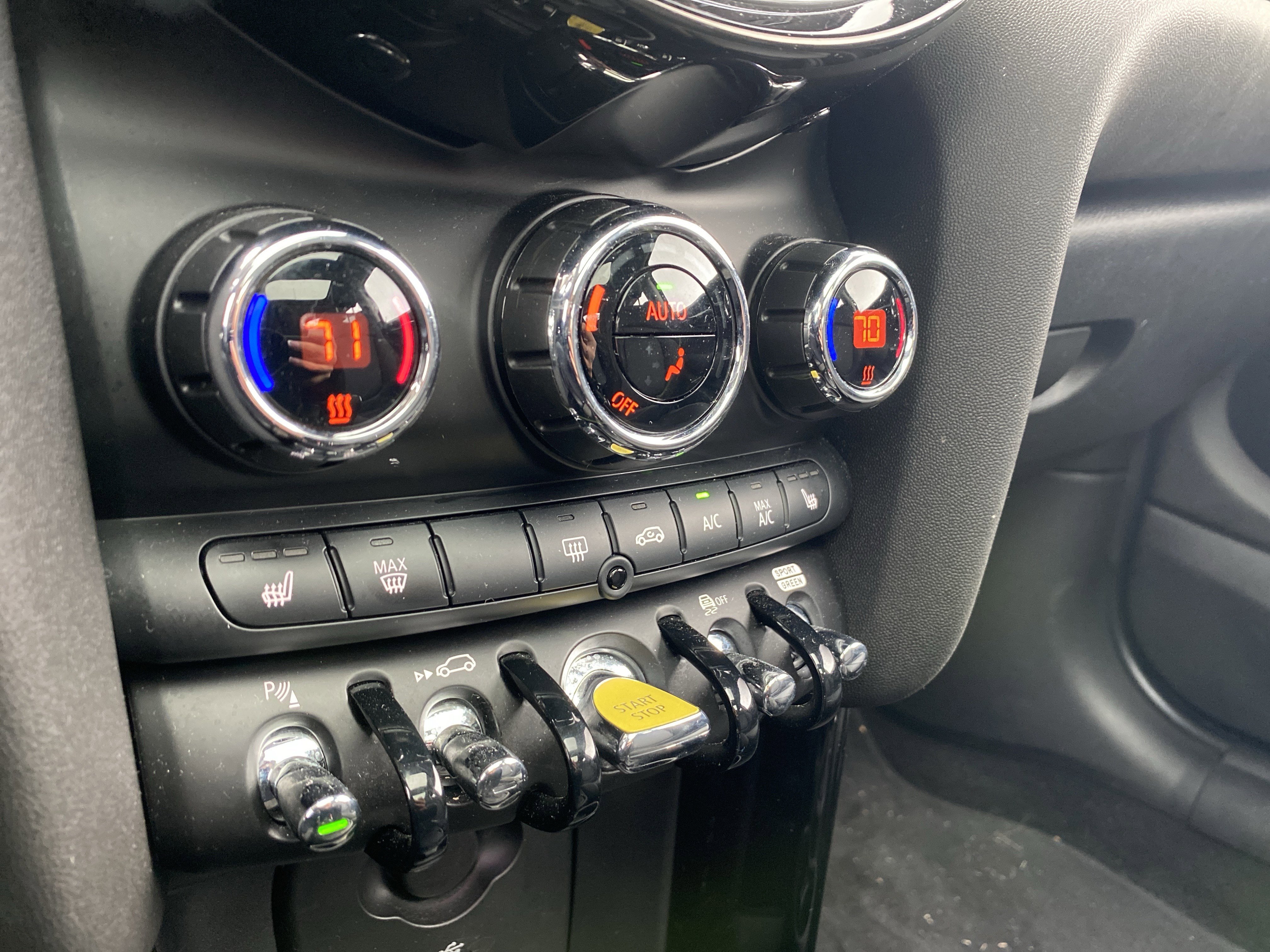 Certified 2024 MINI Cooper SE image 29