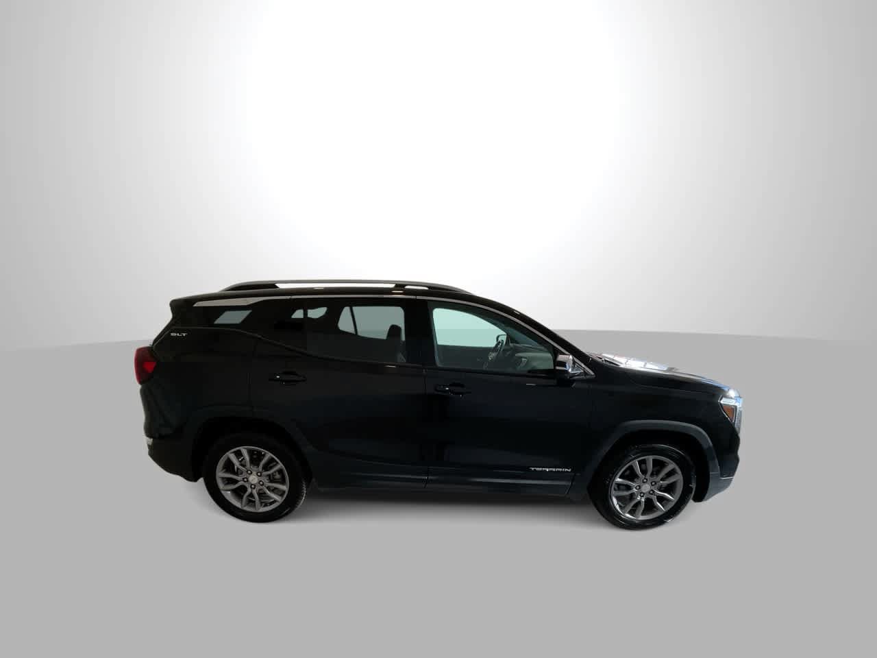 Used 2022 GMC Terrain SLT w/ Tech Package AWD/4WD image 9