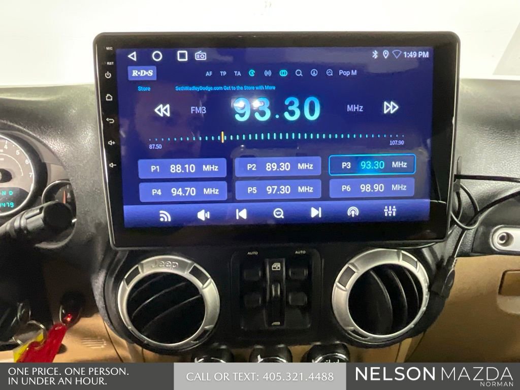 Used 2012 Jeep Wrangler Unlimited Rubicon w/ Connectivity Group AWD/4WD image 32