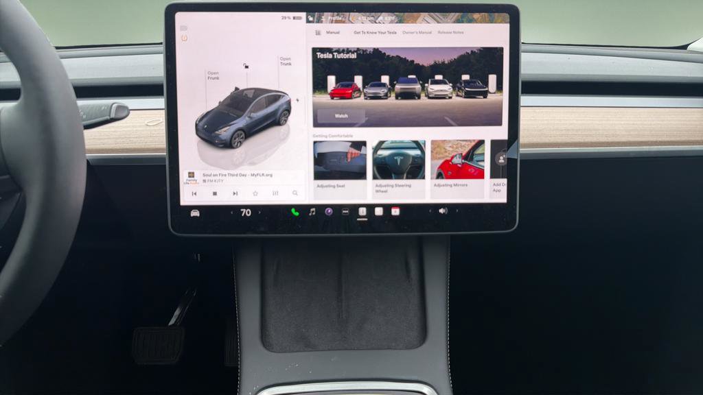 Used 2025 Tesla Model Y Long Range image 8