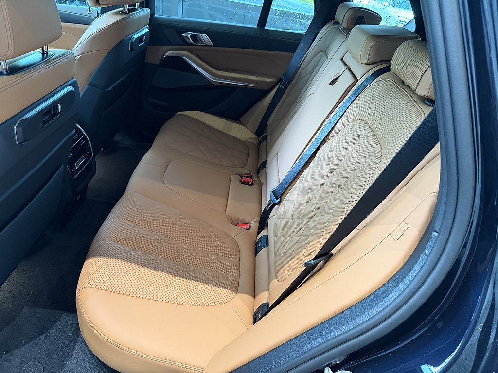 New 2026 BMW X5 xDrive50e w/ M Sport Package AWD/4WD image 13