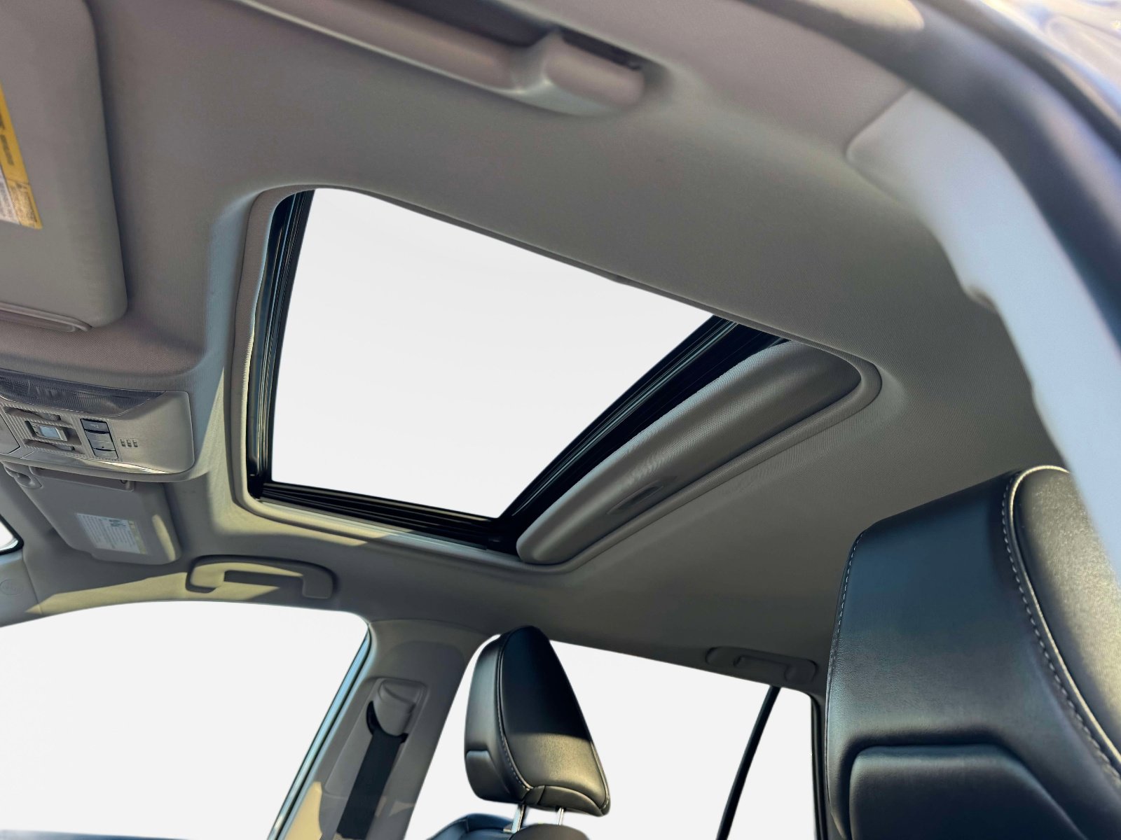 Certified 2021 Toyota RAV4 Limited w/ Limited Grade Weather Package AWD/4WD image 24