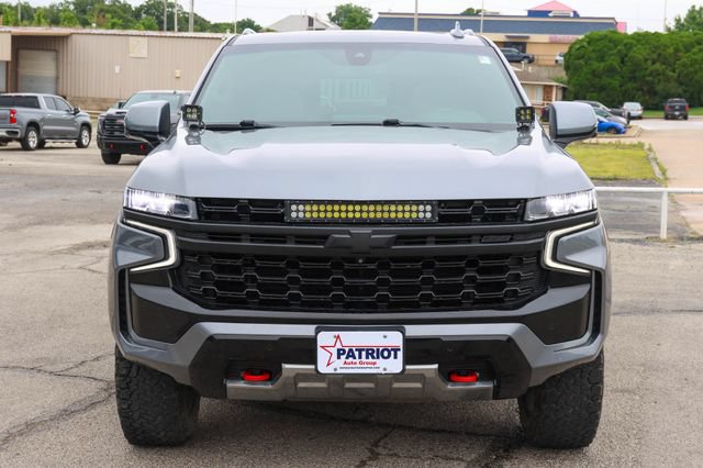 Used 2021 Chevrolet Tahoe Z71 w/ Luxury Package AWD/4WD image 2