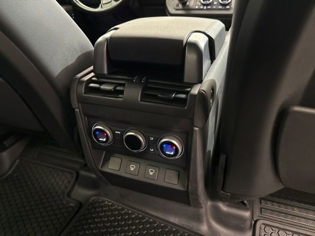 Used 2023 Land Rover Defender 110 X-Dynamic SE AWD/4WD image 12