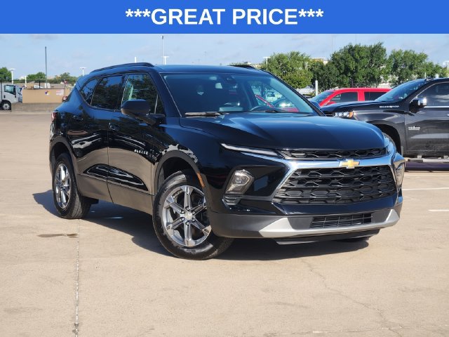 Used 2024 Chevrolet Blazer LT w/ Convenience Package FWD image 2
