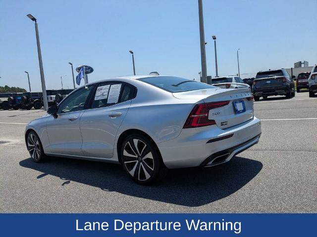 Used 2022 Volvo S60 B5 Momentum w/ Premium Package FWD image 8