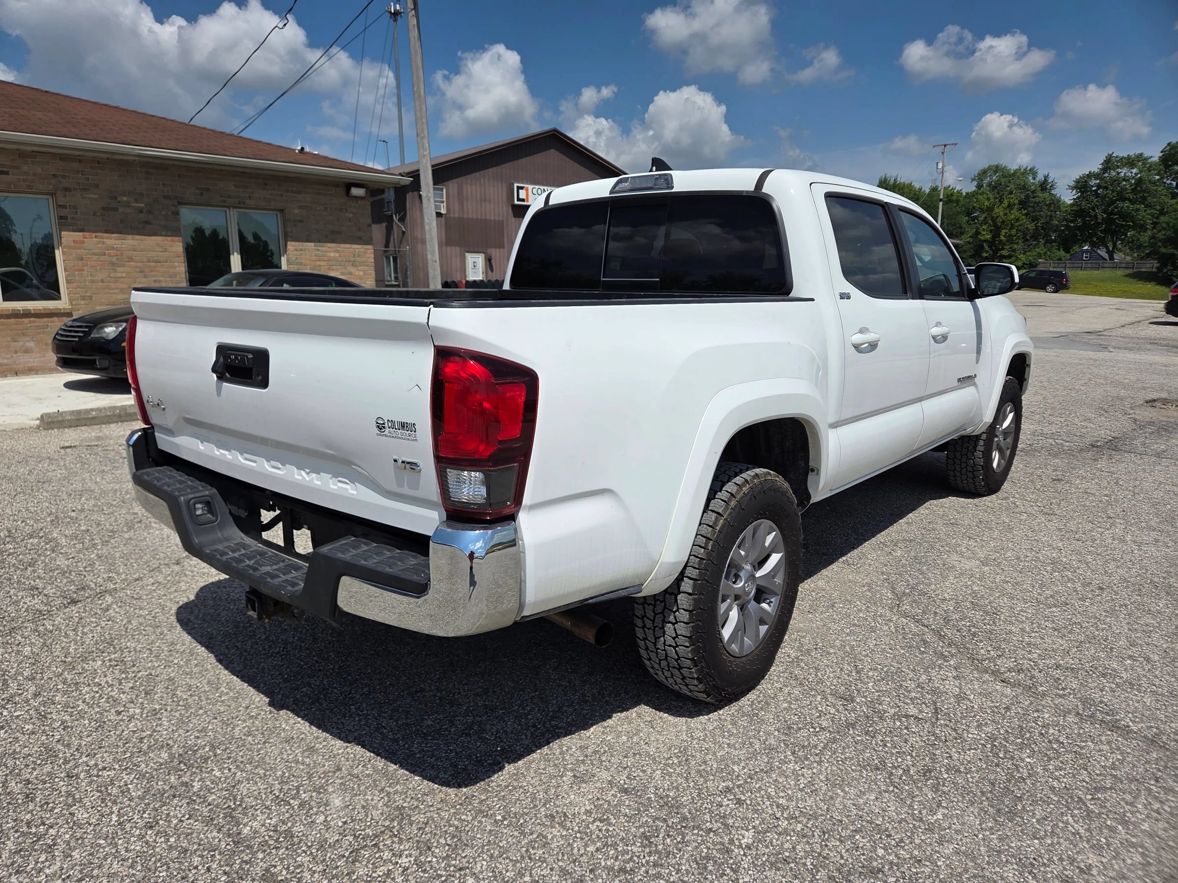 Used 2019 Toyota Tacoma SR5 AWD/4WD image 6