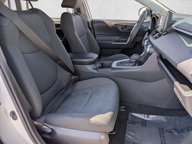 Used 2022 Toyota RAV4 LE AWD/4WD image 22