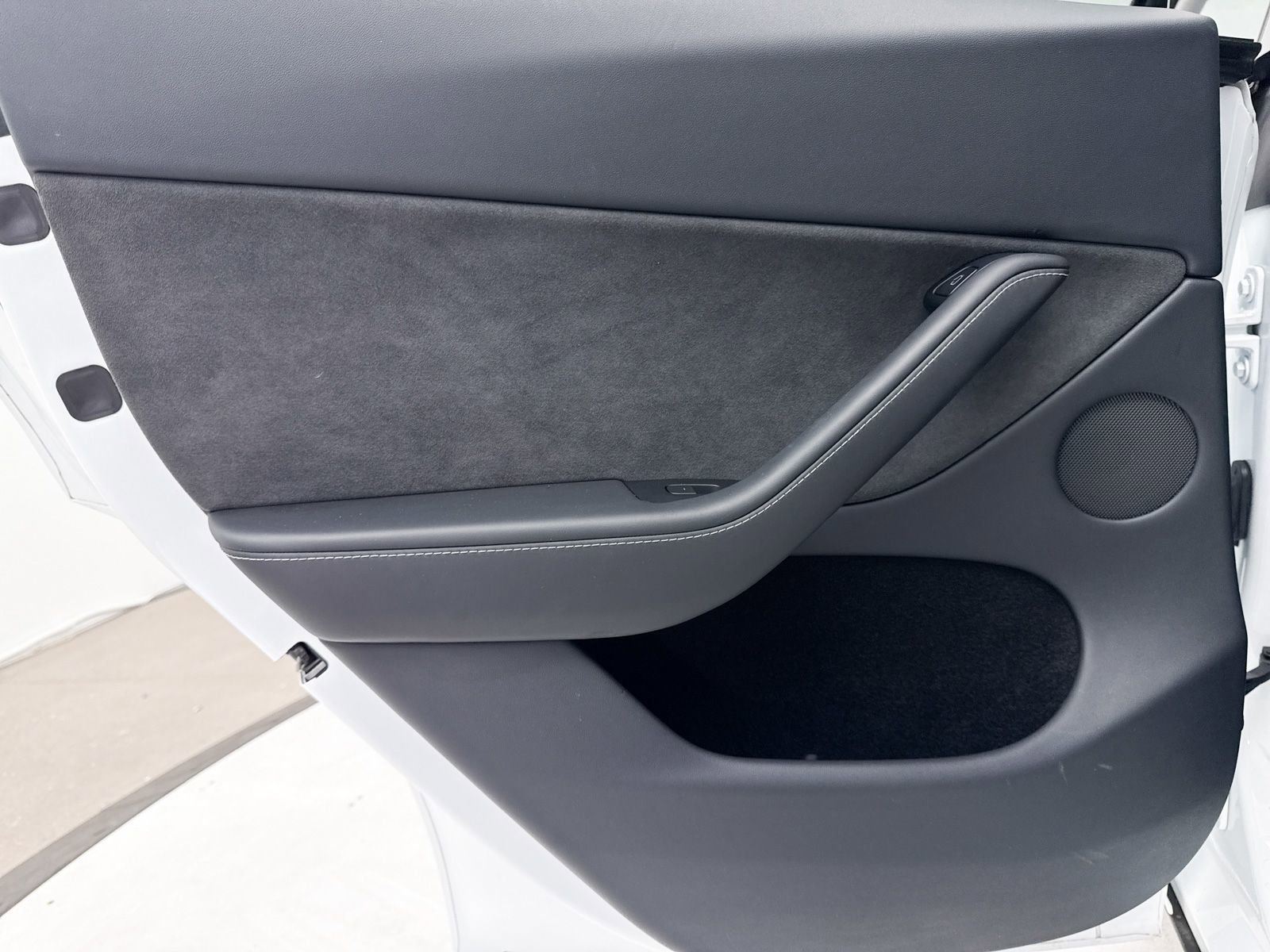 Used 2024 Tesla Model Y Performance image 34