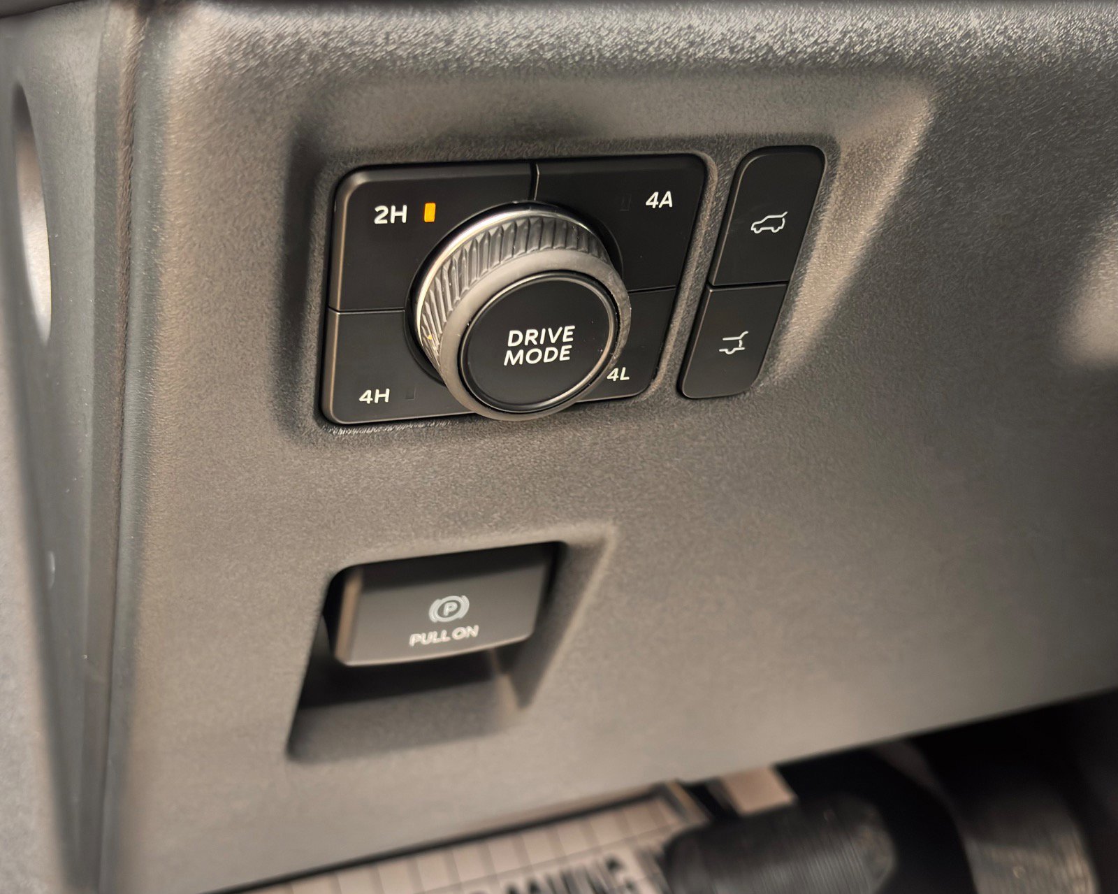 Certified 2025 Ford Expedition Platinum w/ Stealth Appearance Package image 40
