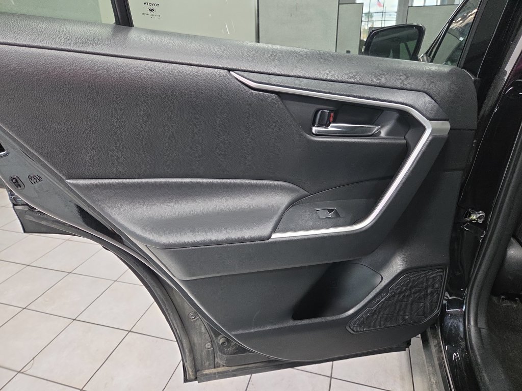 Used 2024 Toyota RAV4 XLE AWD/4WD image 26