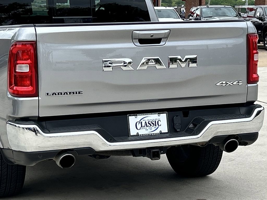 Used 2025 RAM 1500 Laramie AWD/4WD image 6