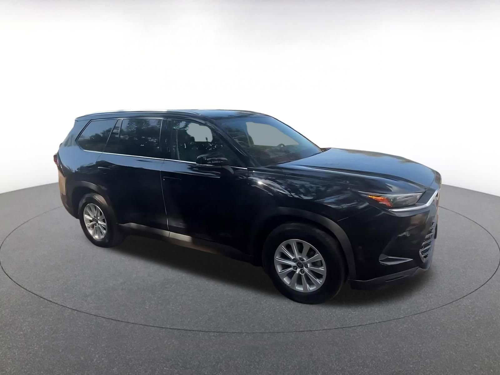 Used 2025 Toyota Grand Highlander FWD image 2