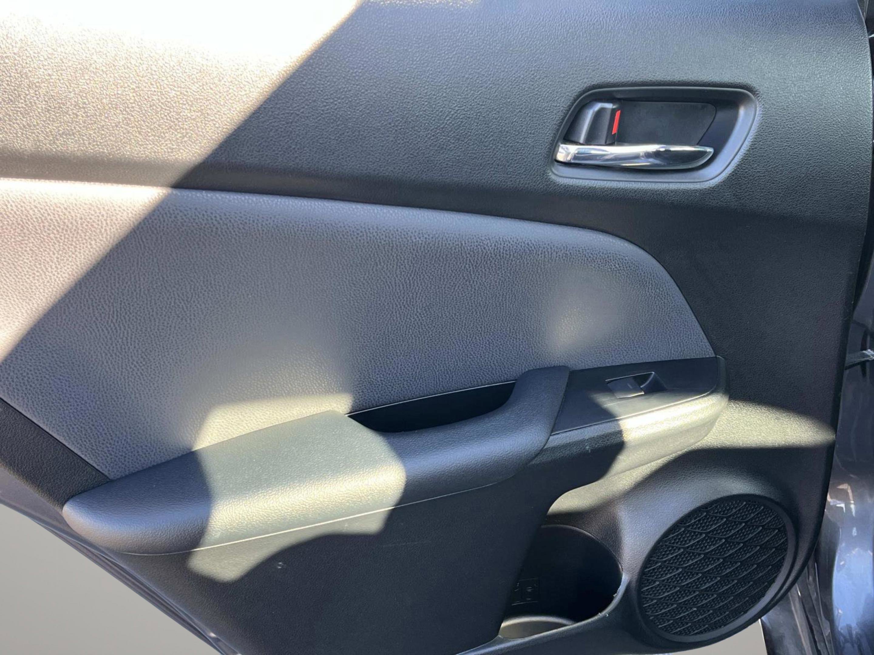 Used 2022 Toyota Prius L Eco image 18