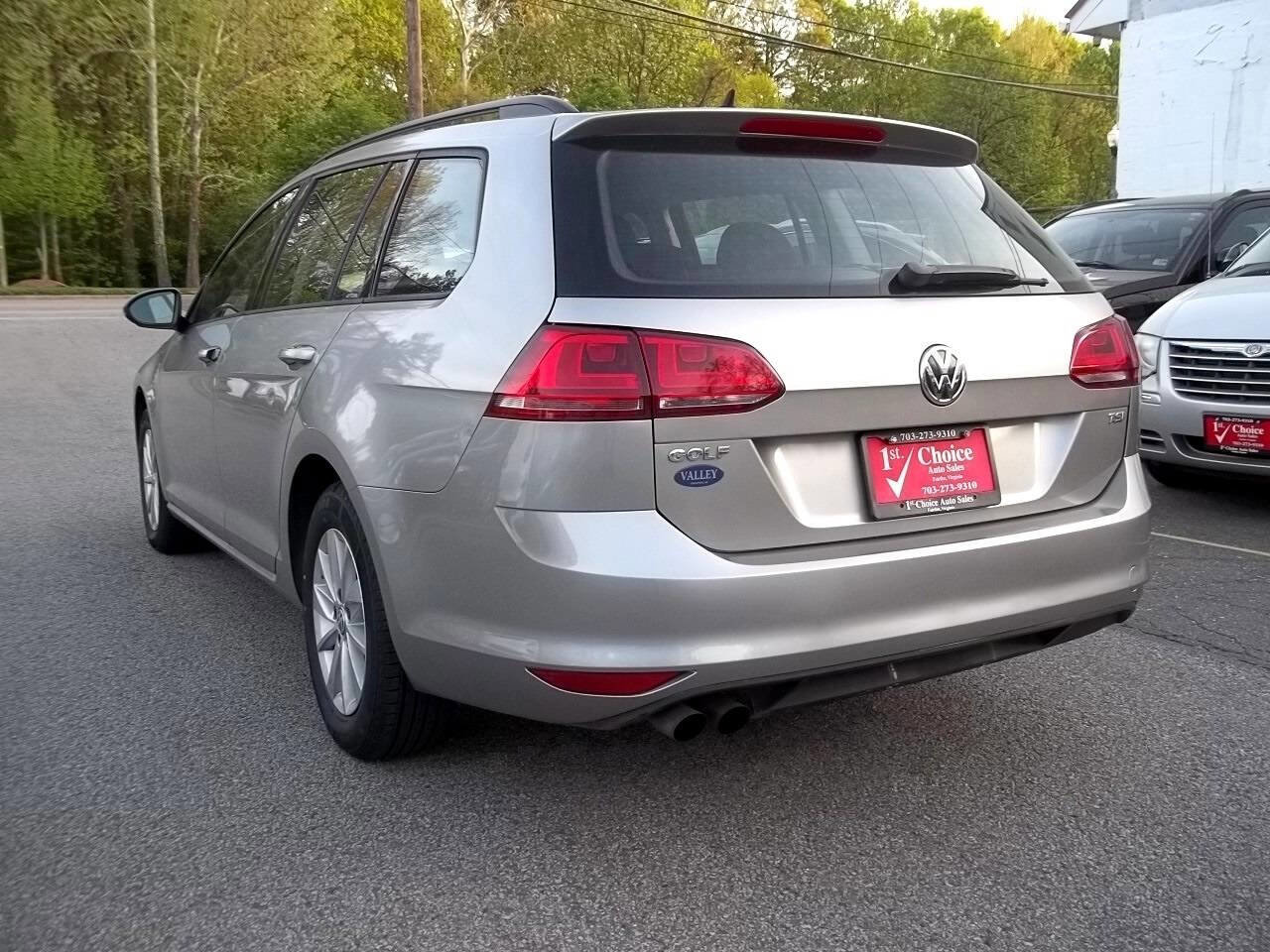 Used 2016 Volkswagen Golf S image 2