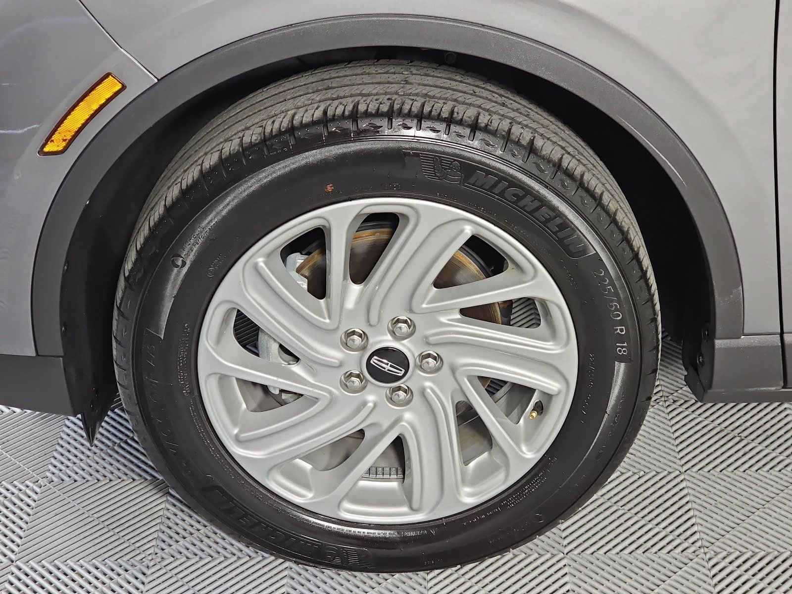 Used 2025 Lincoln Corsair FWD image 10