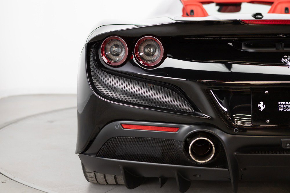 Certified 2021 Ferrari F8 Tributo image 40
