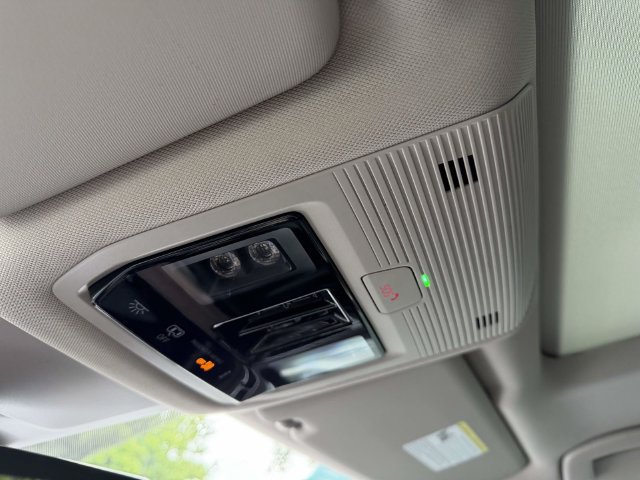 Certified 2024 Volkswagen Atlas SEL AWD/4WD image 34