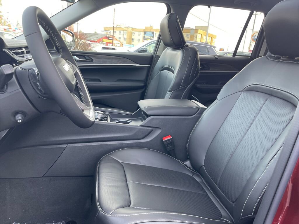 New 2024 Jeep Grand Cherokee Limited 4xe w/ Luxury Tech Group II image 17