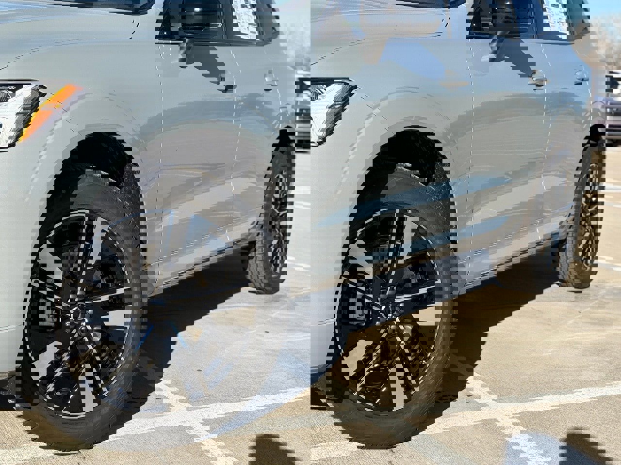 New 2026 Volvo XC60 B5 Core w/ Protection Package Premier image 10