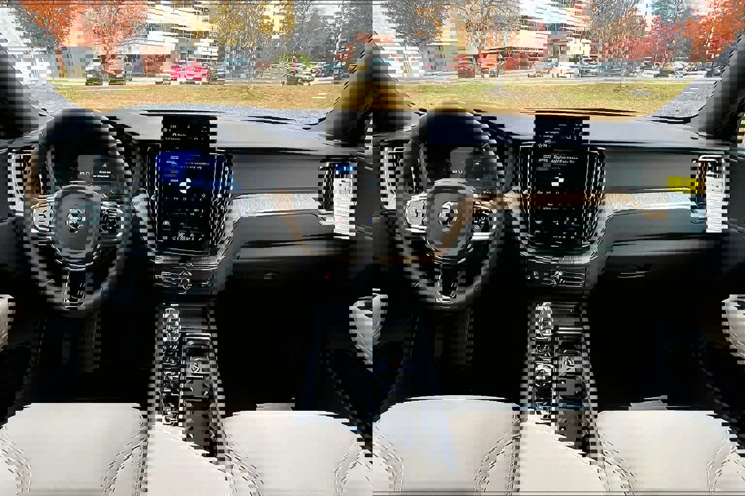 New 2026 Volvo XC60 B5 Core w/ Protection Package Premier image 7