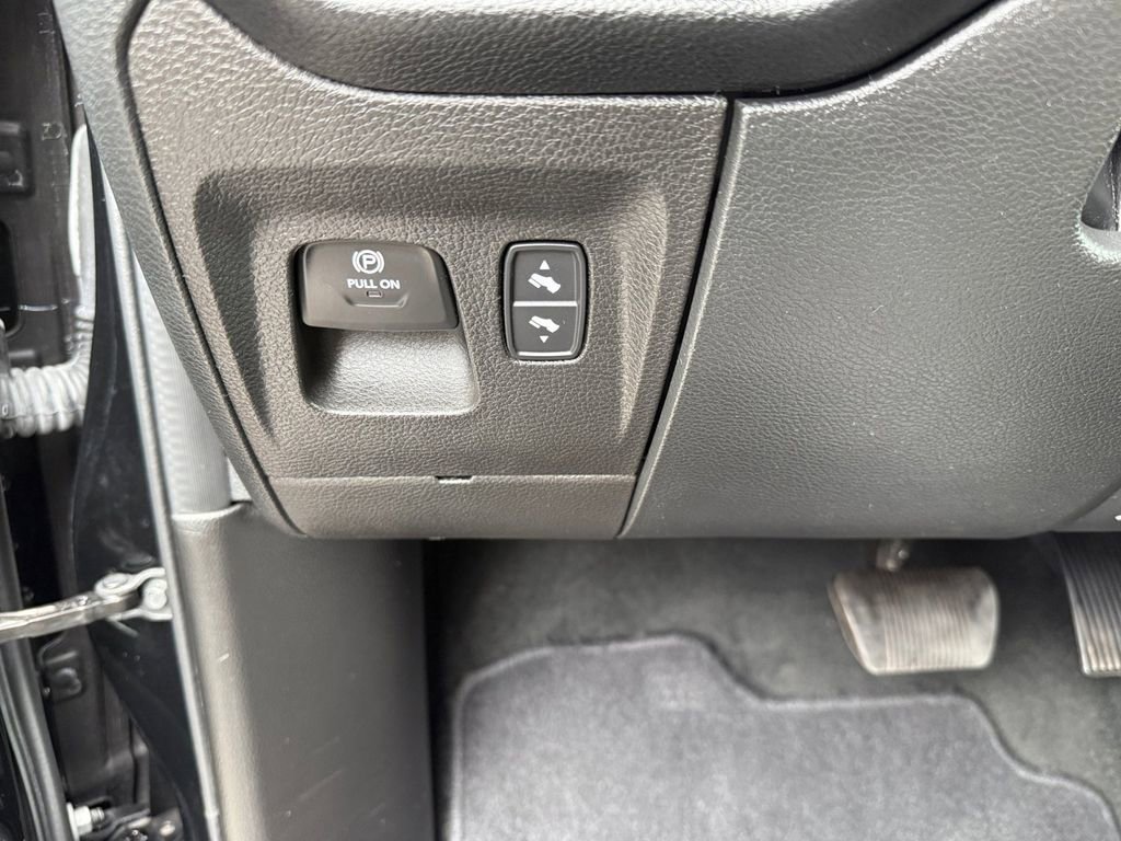 Used 2022 RAM 1500 Big Horn image 25