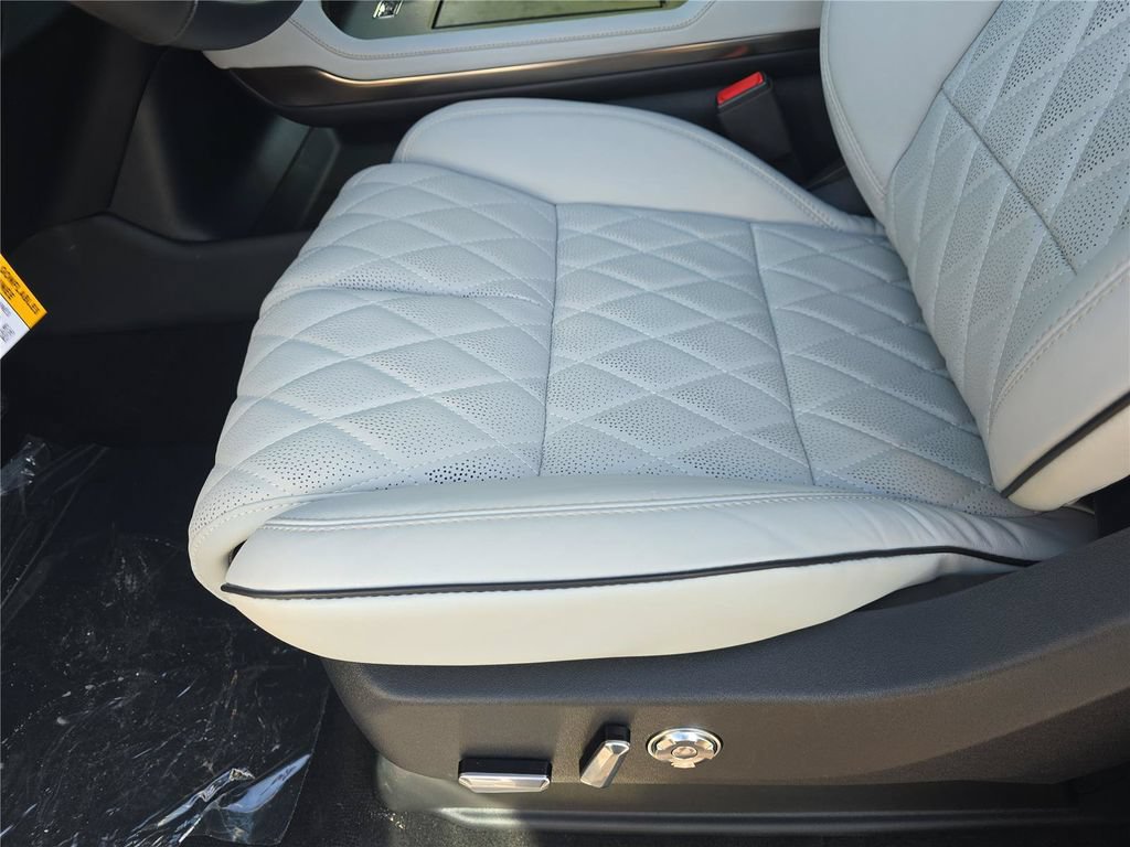 New 2027 Lincoln Navigator L Black Label AWD/4WD image 18