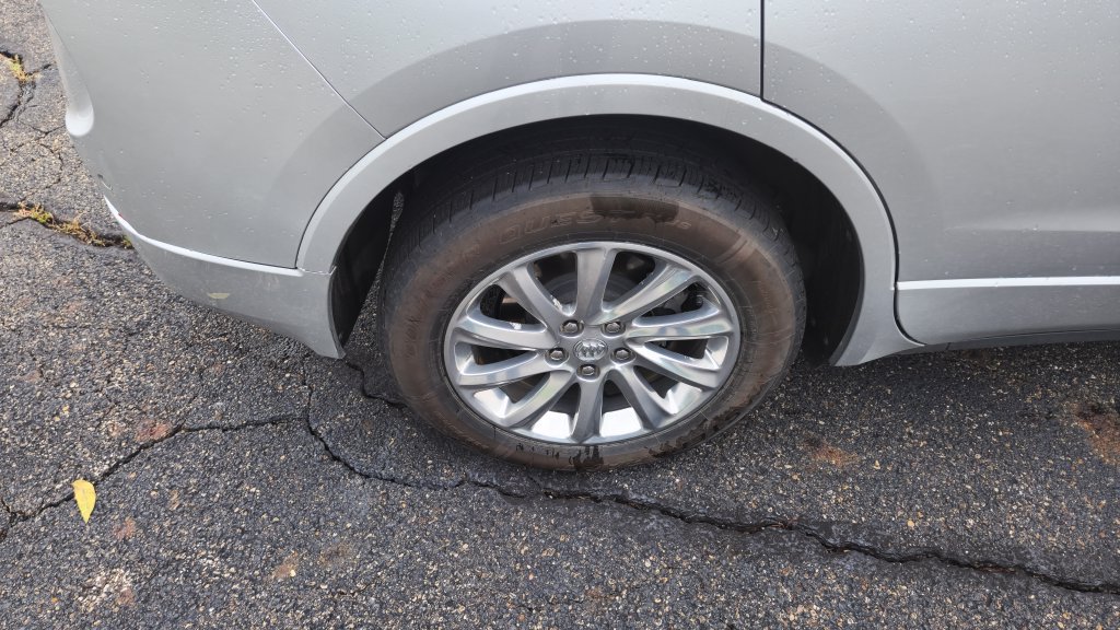 Used 2019 Buick Envision Essence AWD/4WD image 13