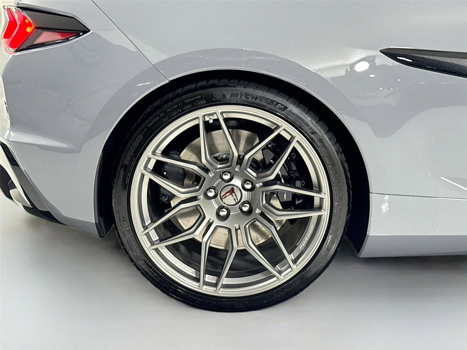 Used 2025 Chevrolet Corvette Z06 RWD image 35