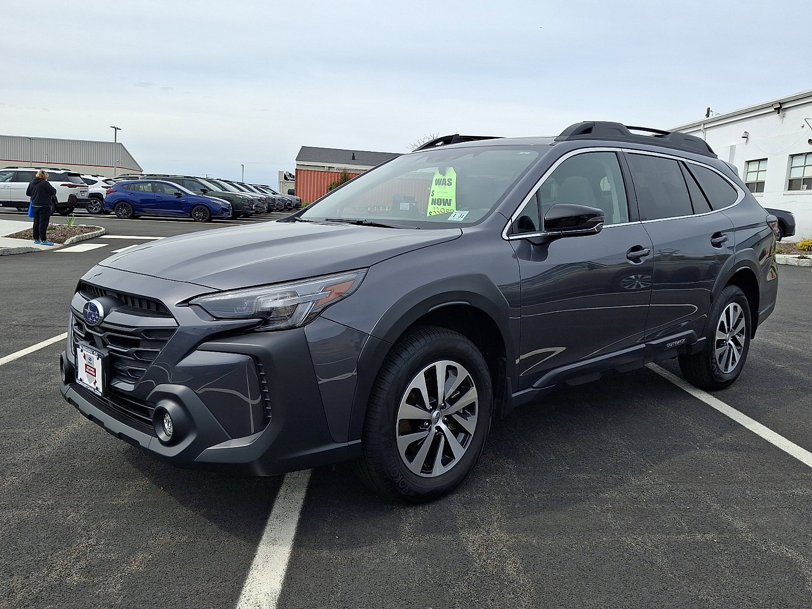 Certified 2025 Subaru Outback Premium w/ Popular Package #1A AWD/4WD image 3