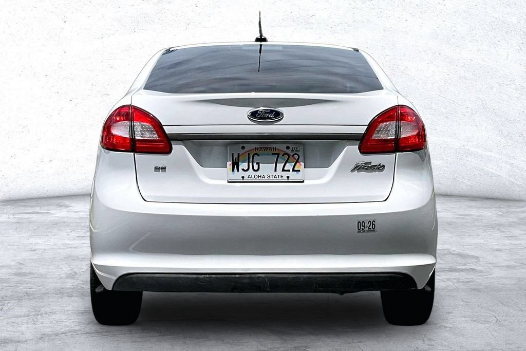 Used 2013 Ford Fiesta SE FWD image 4