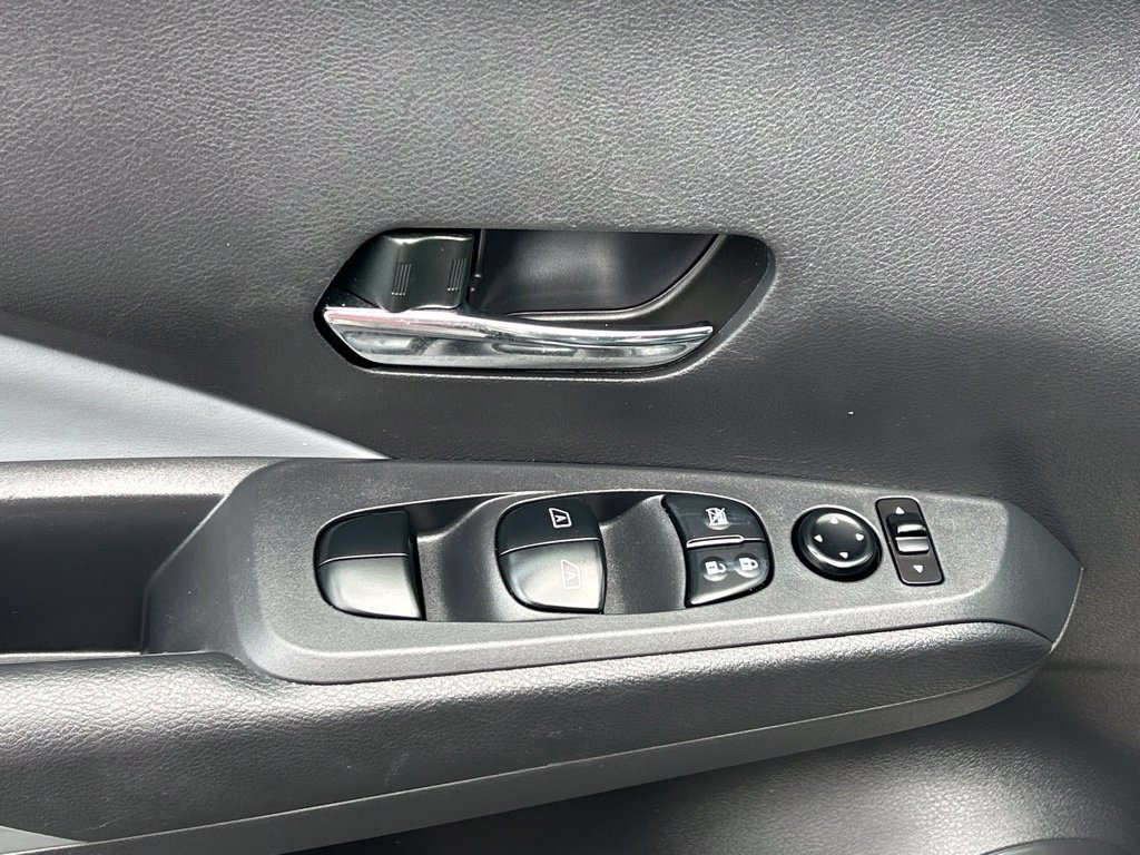 Certified 2024 Nissan Kicks SR w/ SR Premium Package FWD image 19