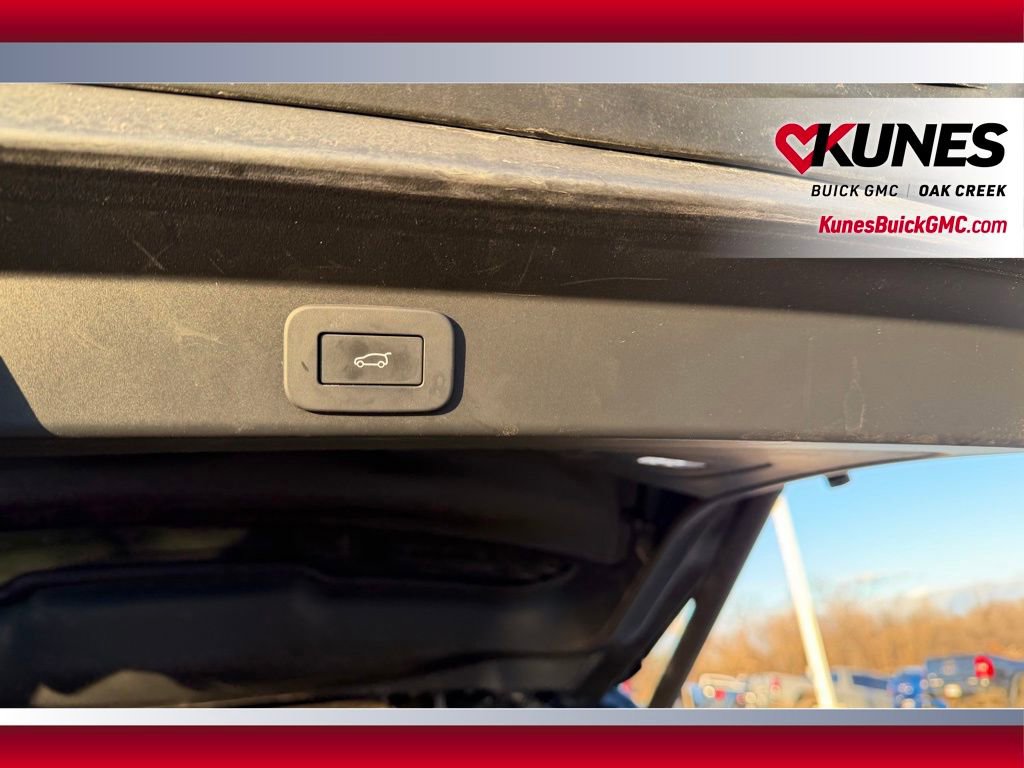 Used 2025 Land Rover Range Rover Sport SE image 9