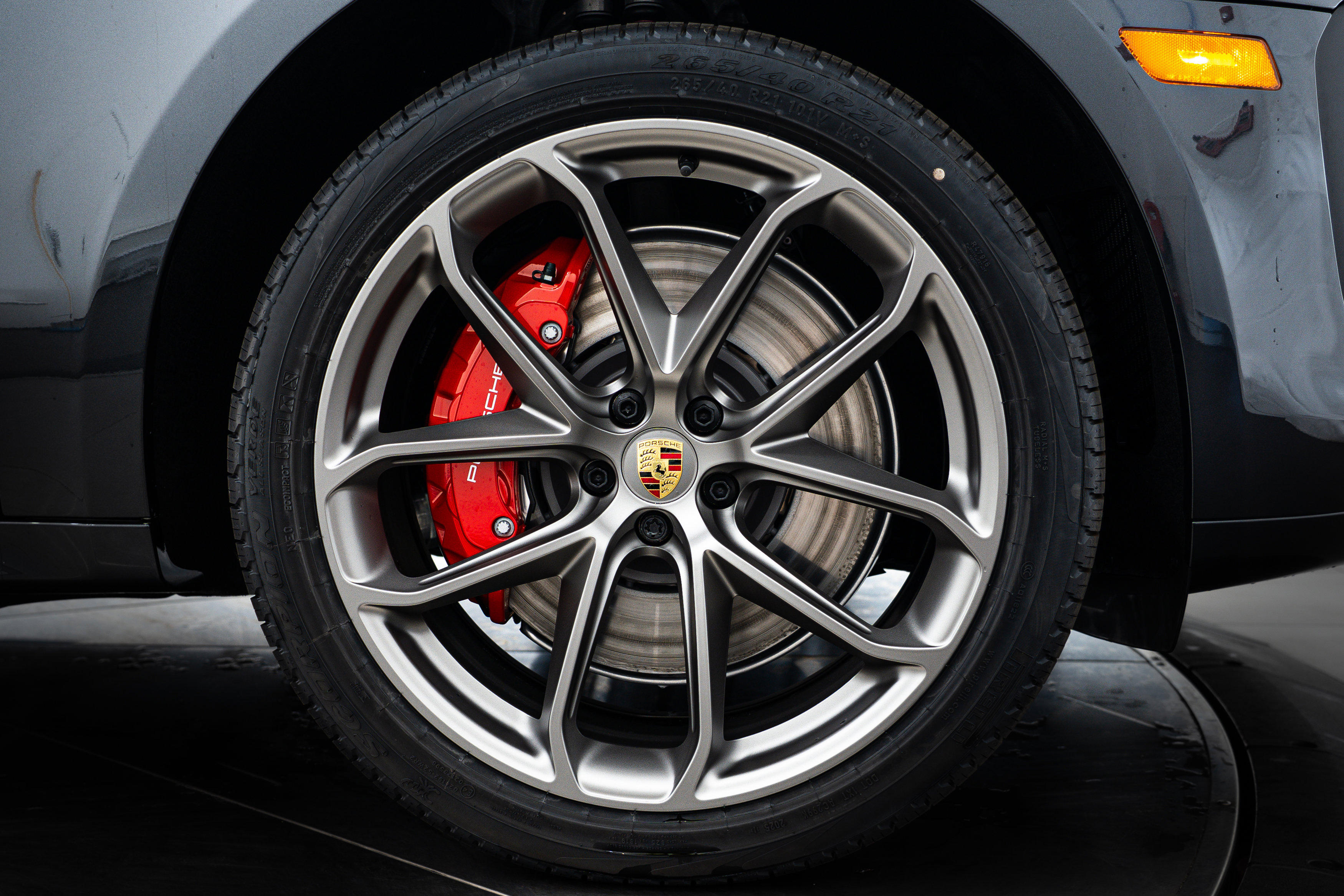 New 2025 Porsche Macan GTS image 11