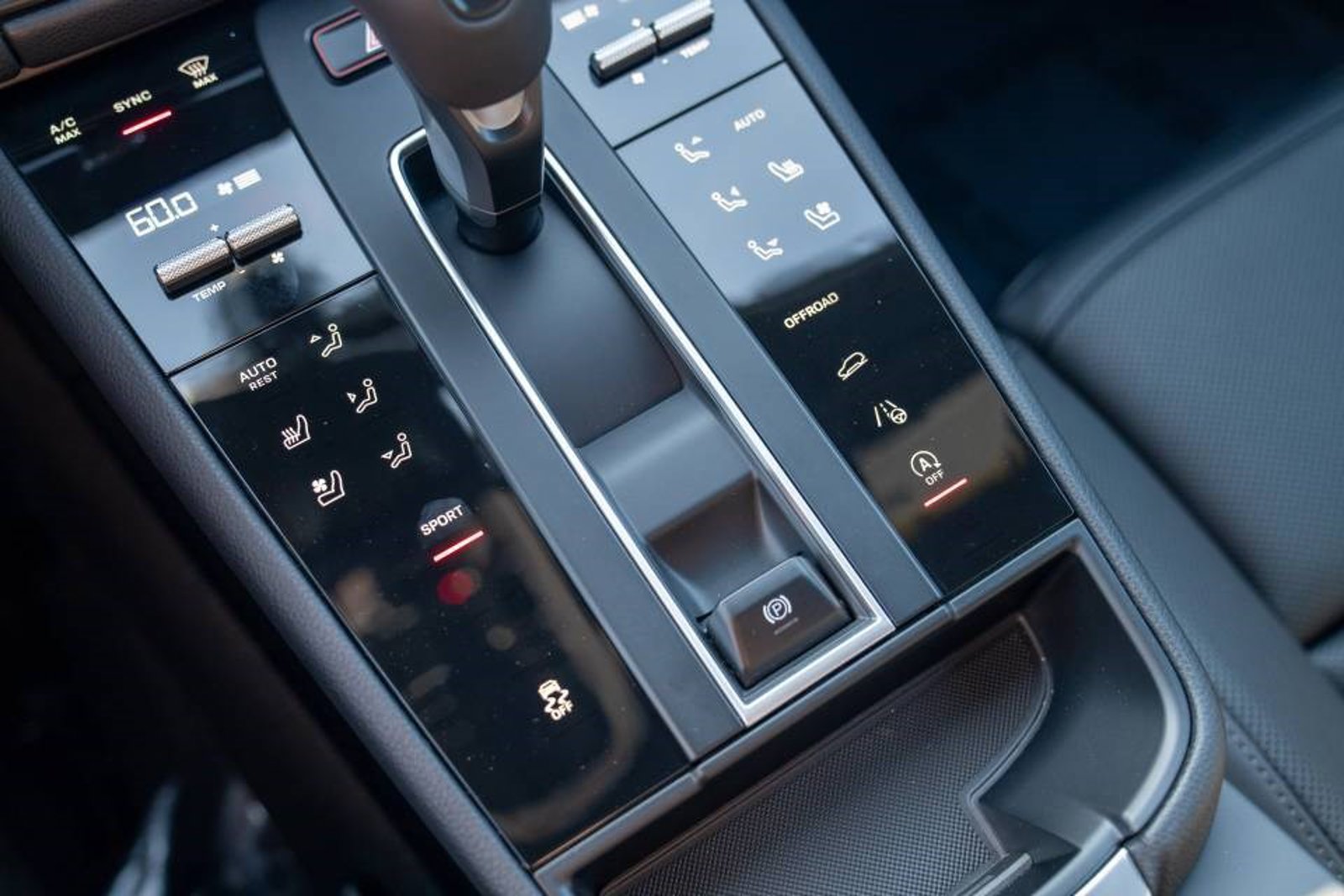 New 2026 Porsche Macan AWD/4WD image 21