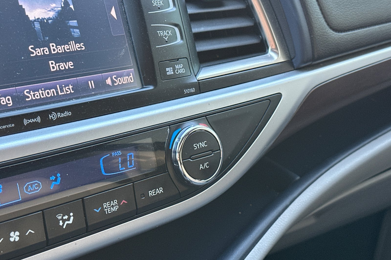 Used 2016 Toyota Highlander Limited AWD/4WD image 31