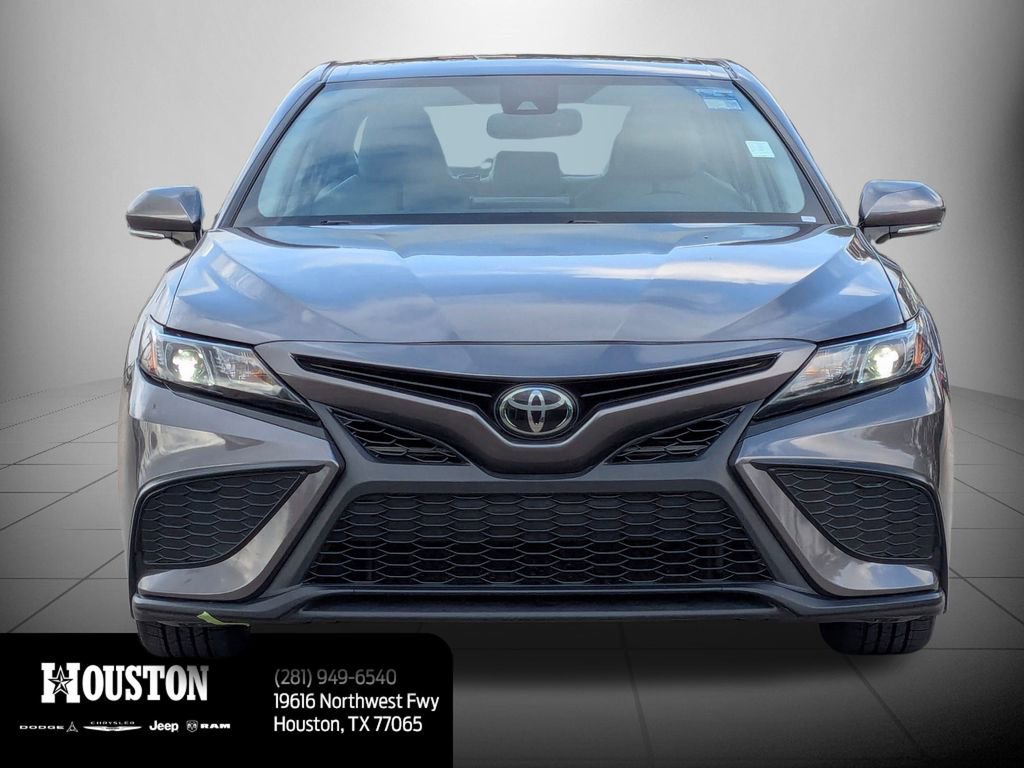 Used 2024 Toyota Camry SE image 9