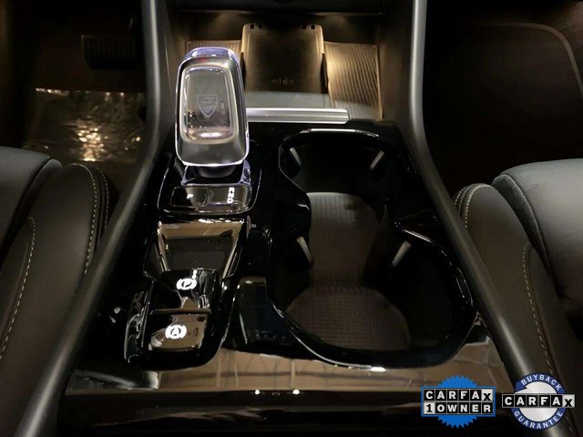 Used 2025 Volvo XC40 B5 Plus image 59