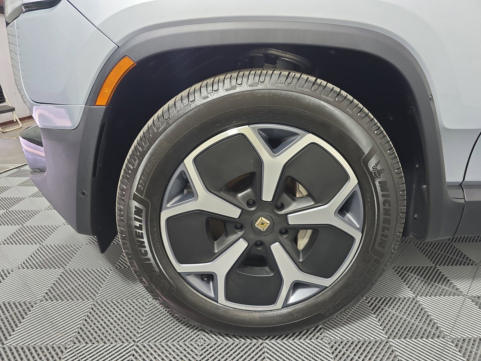 Used 2024 Rivian R1T Adventure AWD/4WD image 9