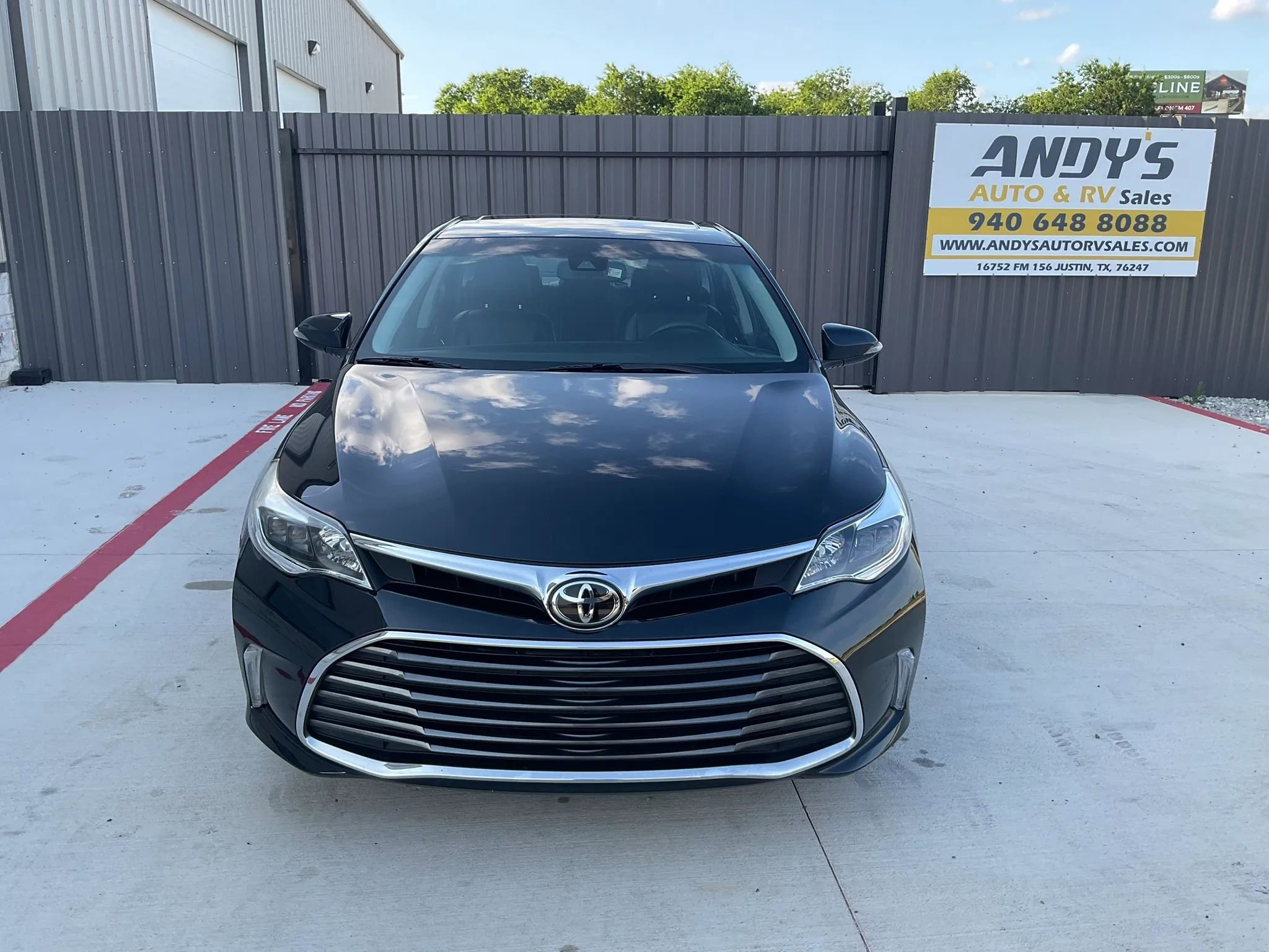 Used 2017 Toyota Avalon XLE Premium w/ All Weather Liner Package FWD image 3