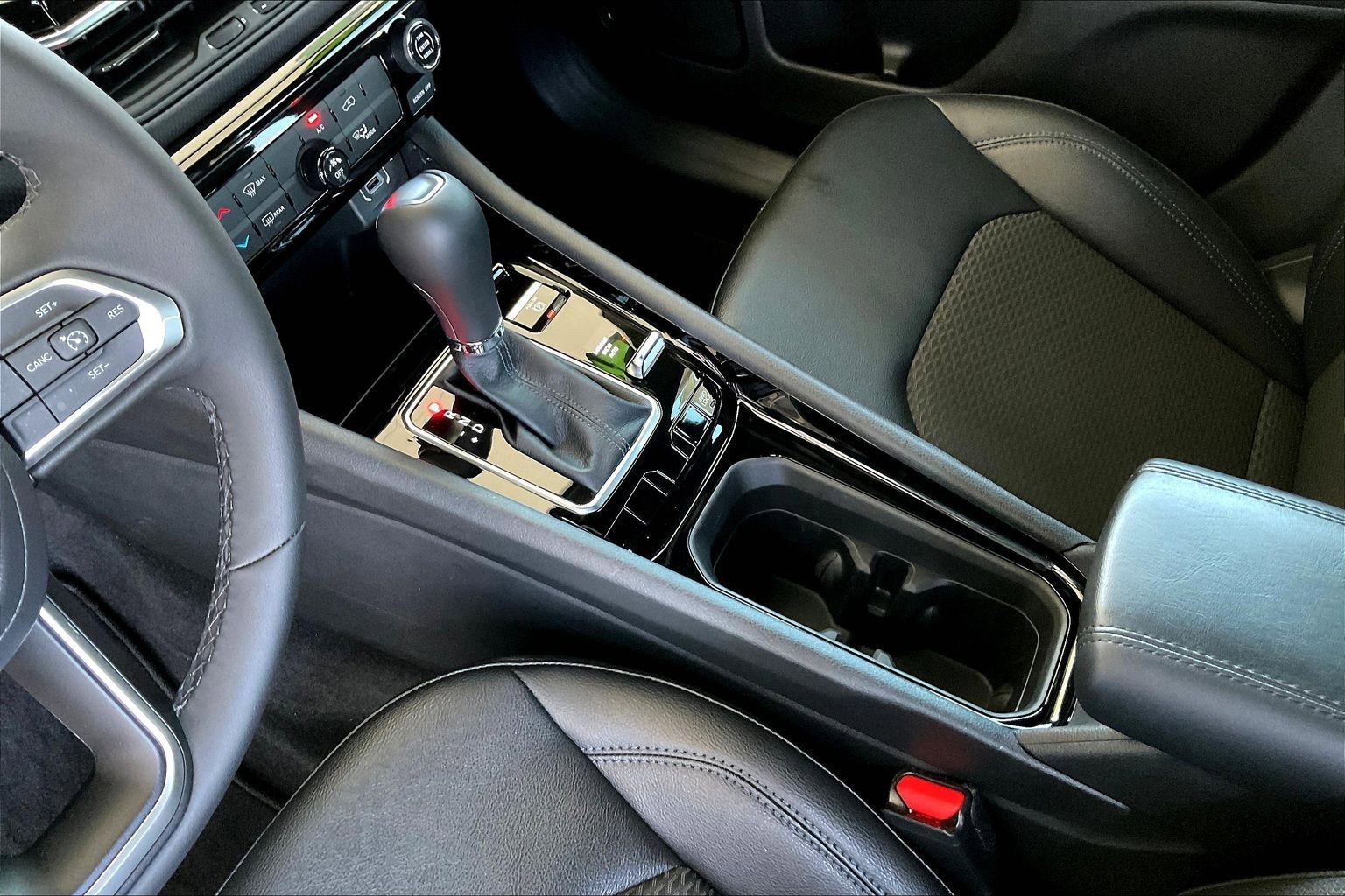 Used 2026 Jeep Compass Latitude image 17