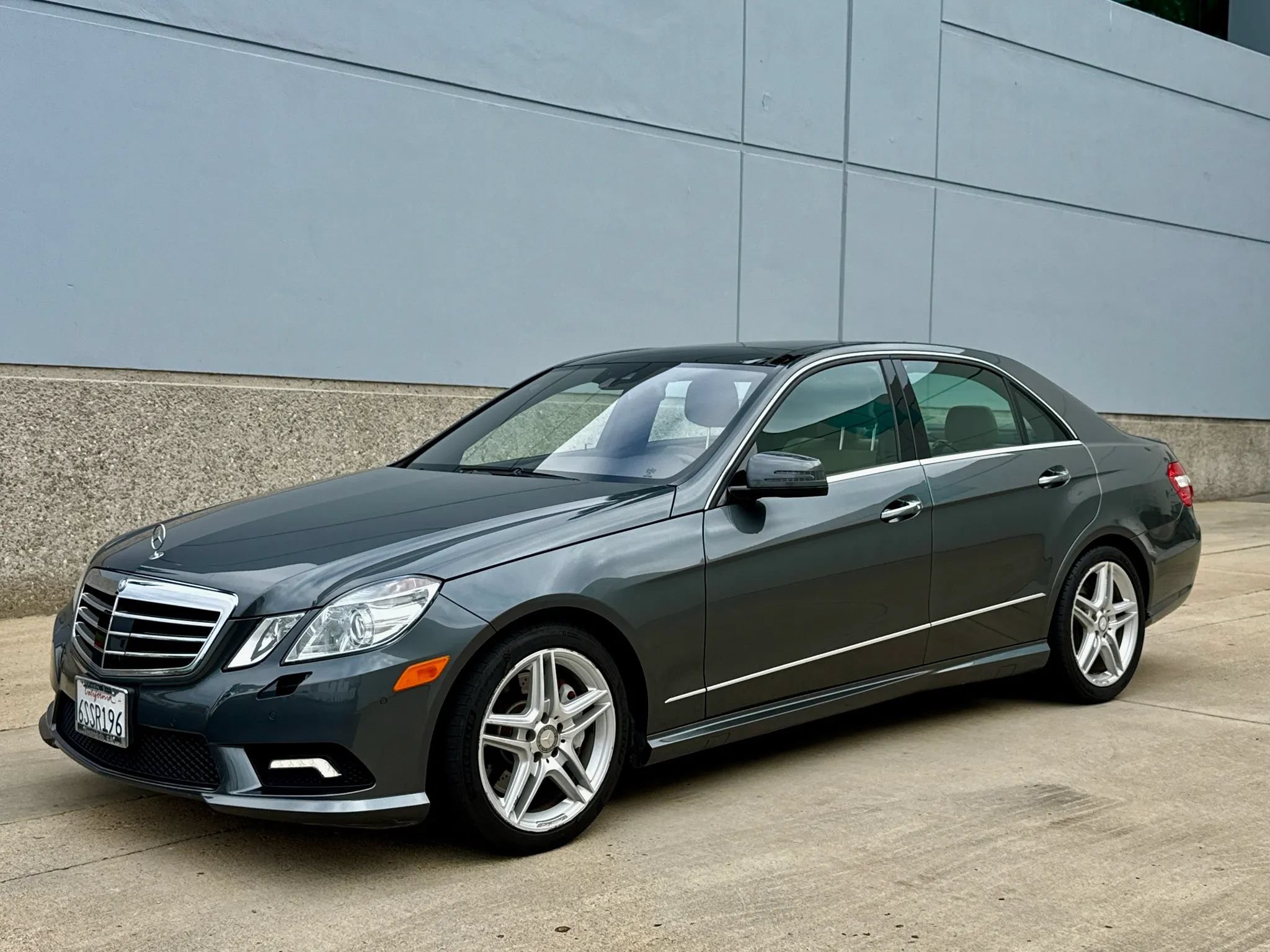 Used 2011 Mercedes-Benz E 550 Sedan image 11