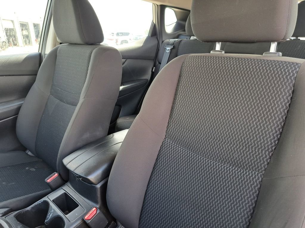 Used 2022 Nissan Rogue Sport S image 18