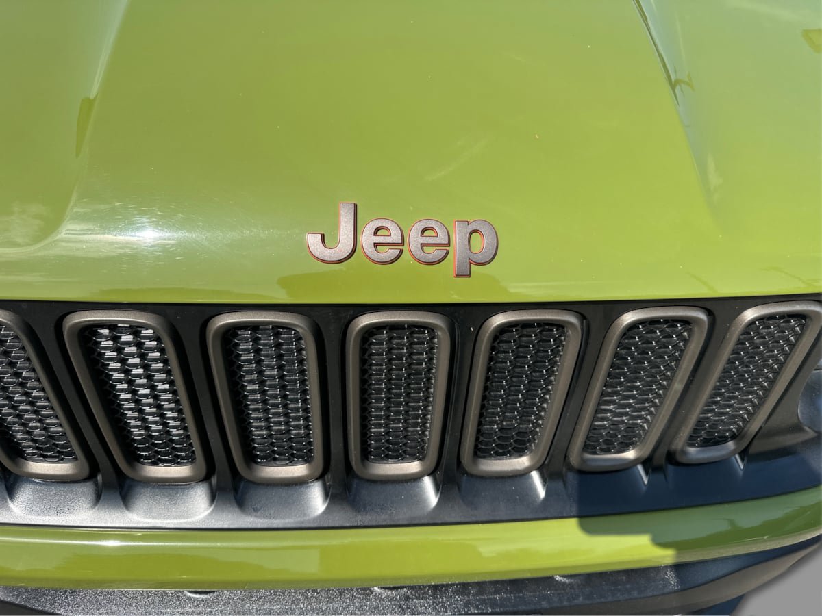 Used 2016 Jeep Renegade 75th Anniversary AWD/4WD image 25