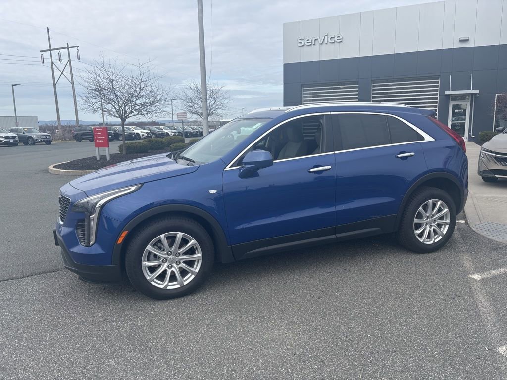 Used 2021 Cadillac XT4 Luxury w/ Cold Weather Package image 4