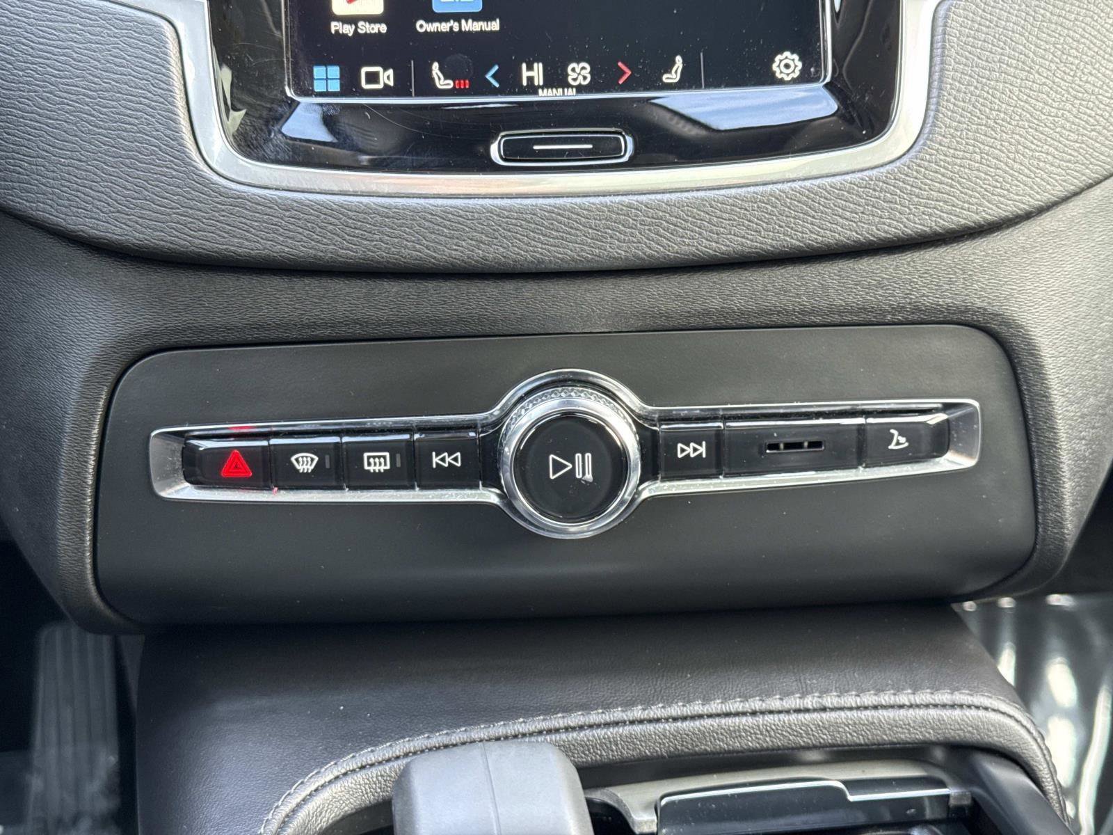 Used 2024 Volvo XC90 B5 Core w/ Protection Package Premier image 6