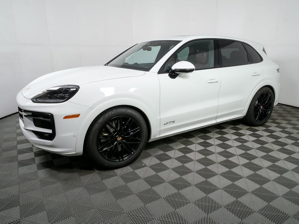 New 2026 Porsche Cayenne GTS image 2