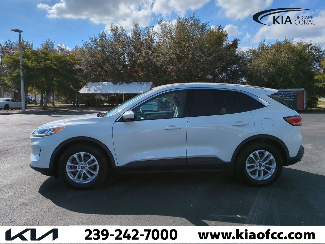 Used 2020 Ford Escape SE image 8