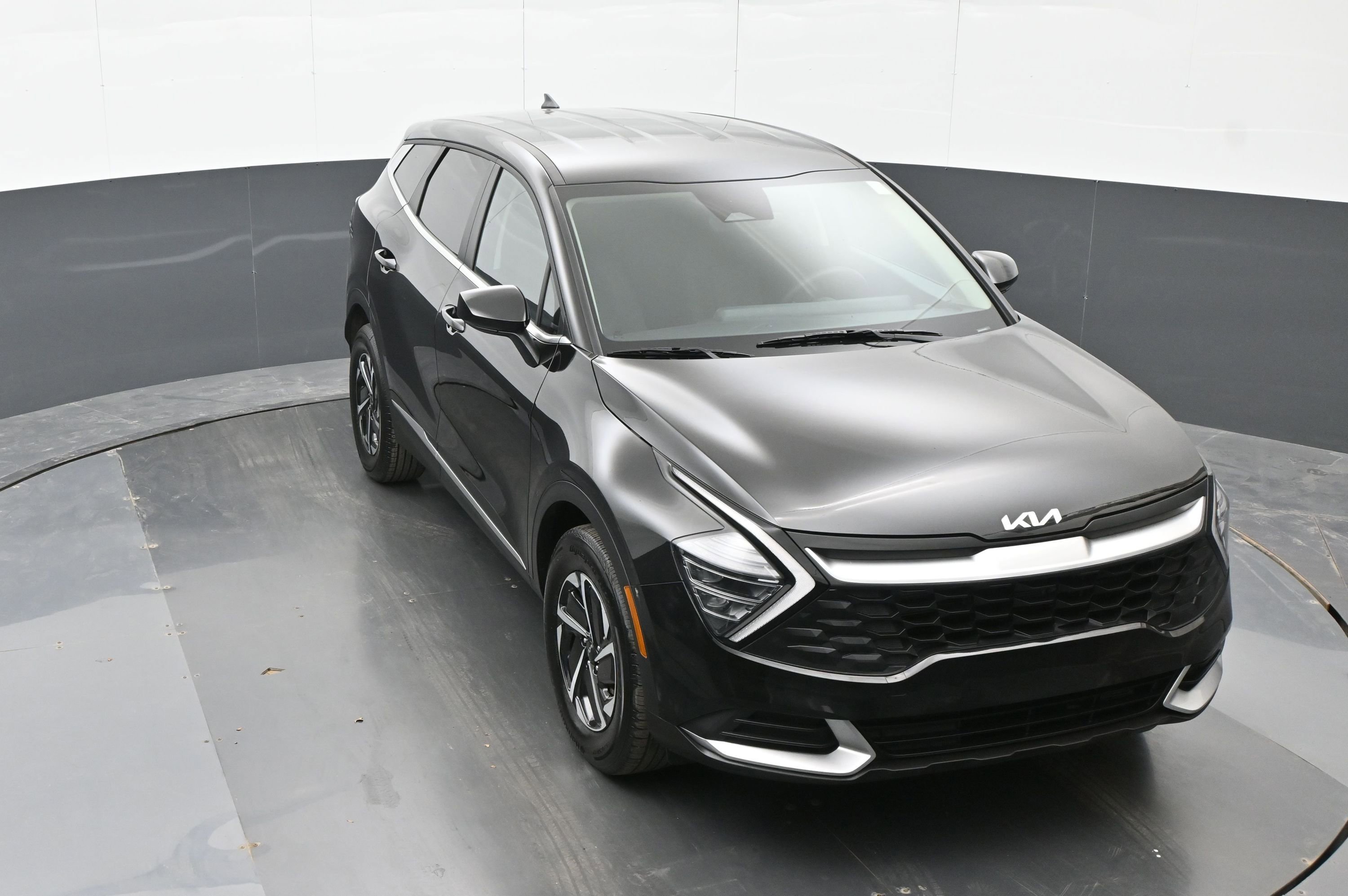 Used 2025 Kia Sportage LX image 23