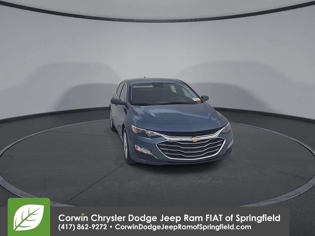 Used 2025 Chevrolet Malibu LT image 4